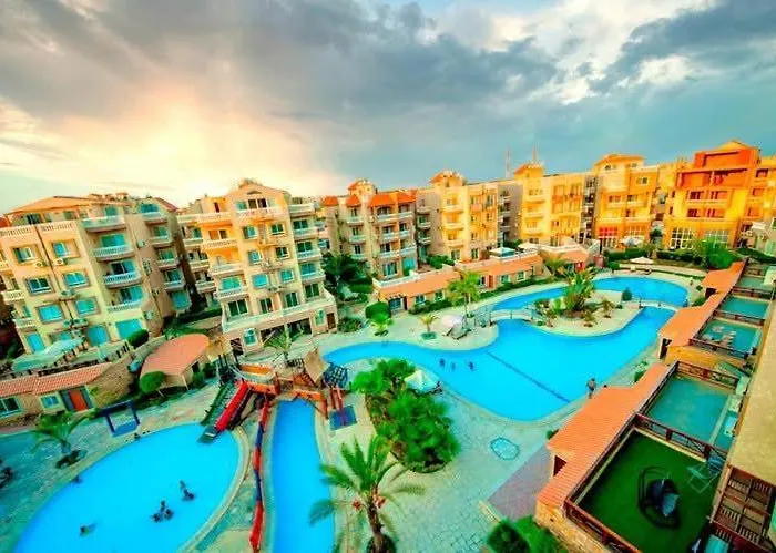 Family Pool & Aqua-park Access In Sheikh Apartment
