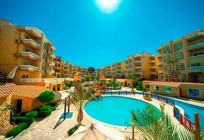 Family Pool & Aqua-park Access In Sheikh Apartment